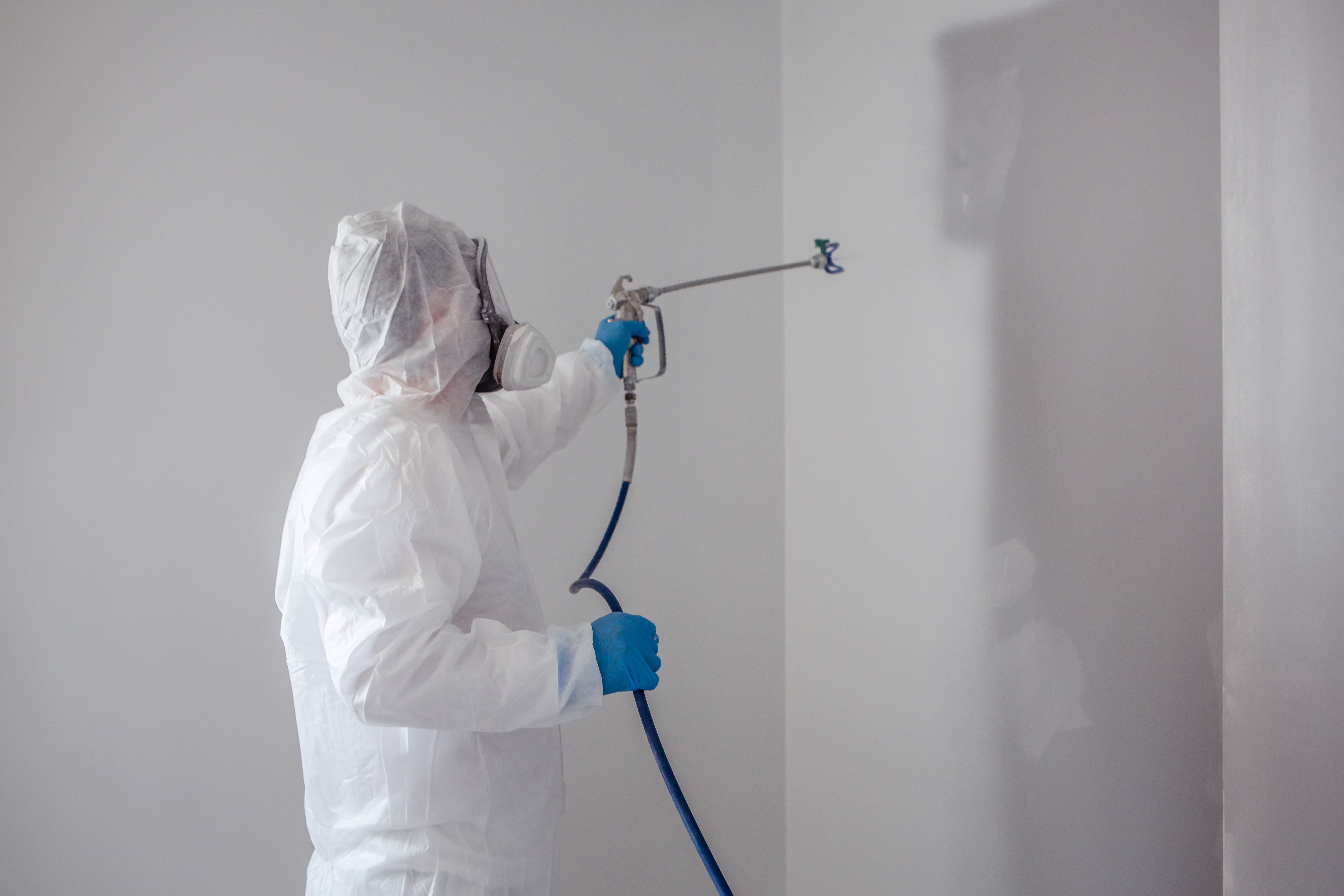 mise en peinture airless sur un mur